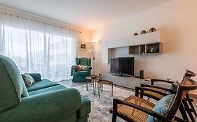 Caravelas 2-Bedroom Apartment With Pool - 50M From The Beach