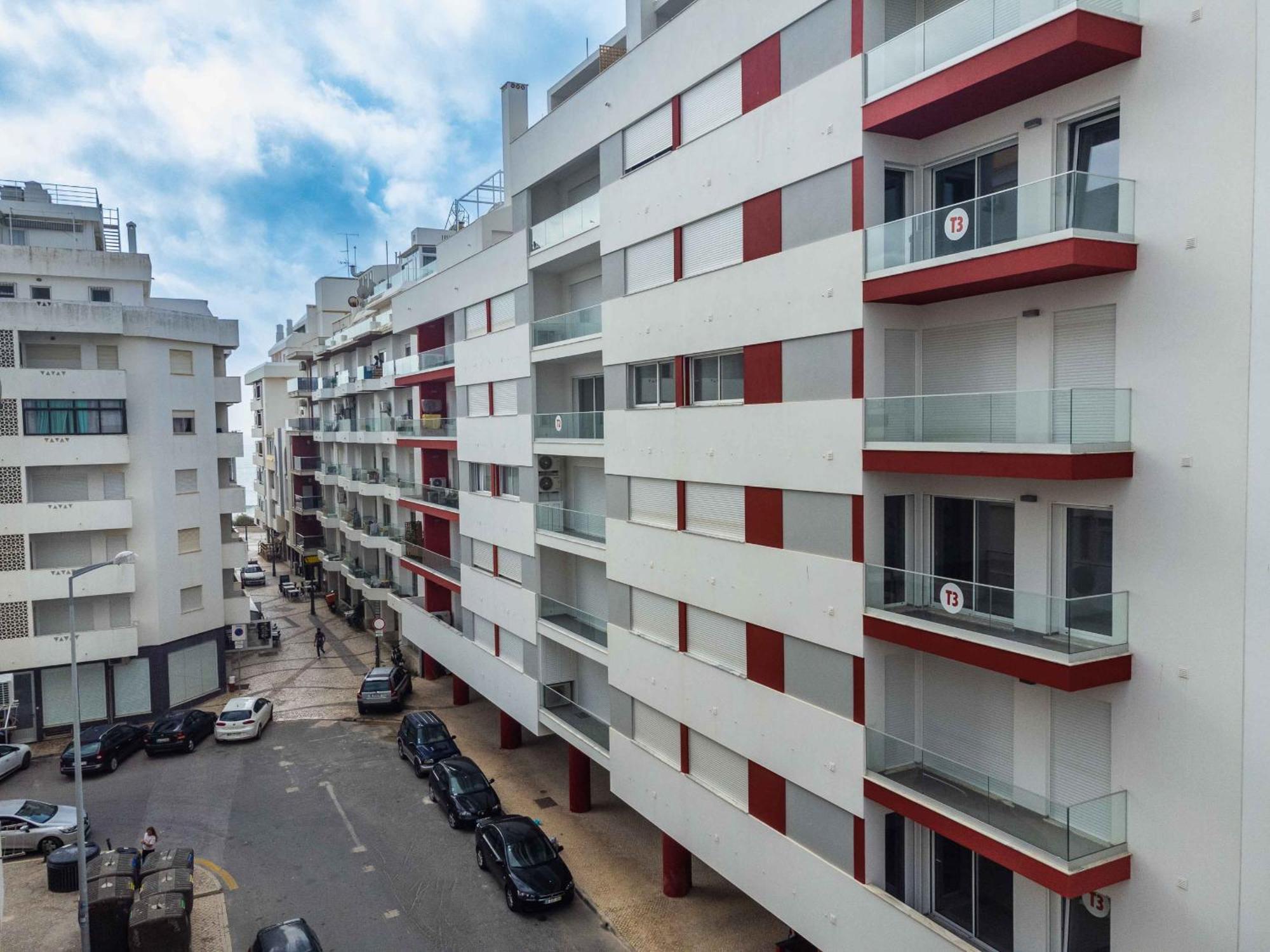 Caravelas 2-Bedroom Apartment With Pool - 50M From The Beach Armacao de Pera Exterior photo
